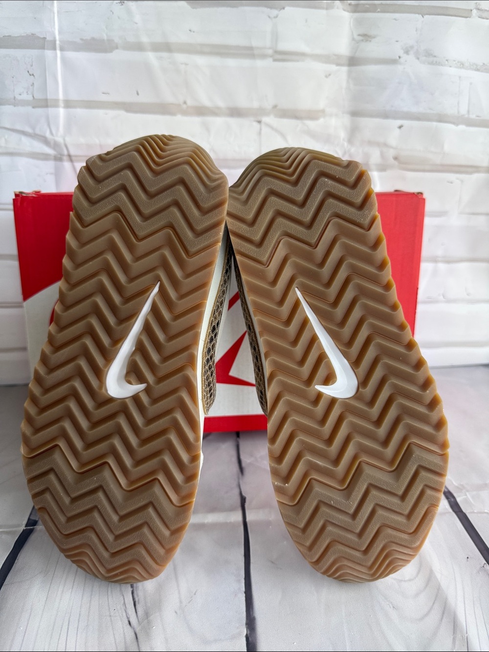 Nike Pacific Premium in Sail & British Khaki Colorway - Picture 7 of 13